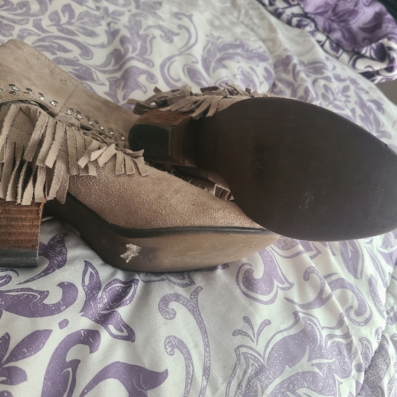 Not Rated Booties - Picture 2 of 6